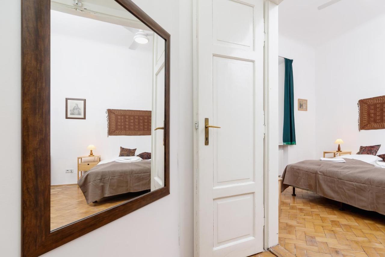 Apartment Pijarska Krakow By Noclegi Renters ภายนอก รูปภาพ