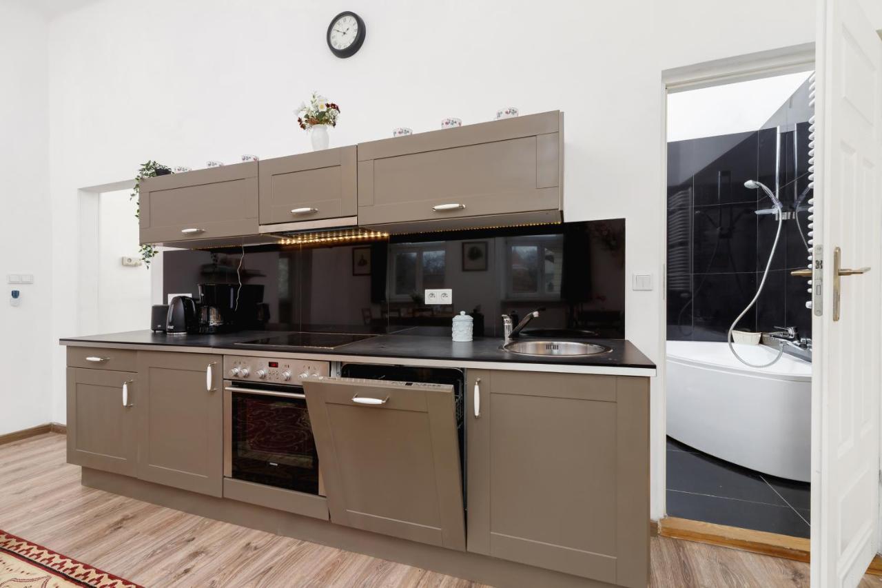 Apartment Pijarska Krakow By Noclegi Renters ภายนอก รูปภาพ